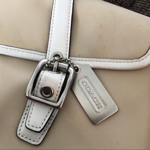 HP🎉 COACH✨ Vintage Hampton Handbag in Beige - Picture 7 of 9